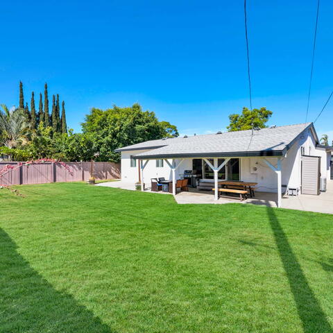 325 N Russell Avenue Listing Image Thumbnail #3