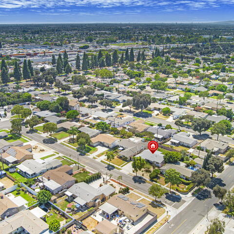 325 N Russell Avenue Listing Image Thumbnail #19