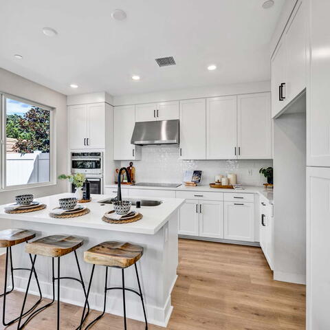 1001 E Overlook Drive Listing Image Thumbnail #5