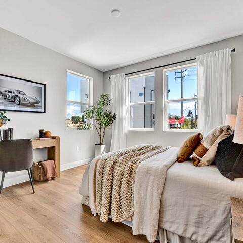 1001 E Overlook Drive Listing Image Thumbnail #13