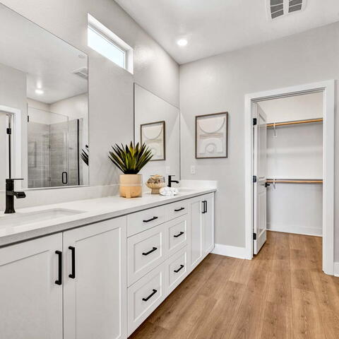 1001 E Overlook Drive Listing Image Thumbnail #9
