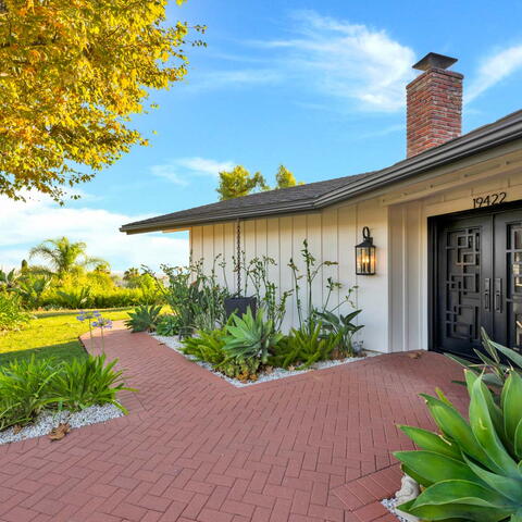19422 Holiday Lane Listing Image Thumbnail #5