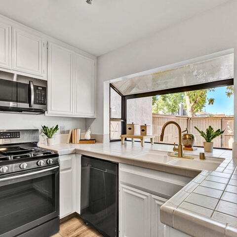 25 Clover Hill Lane #106 Listing Image Thumbnail #6