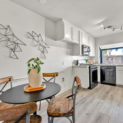 25 Clover Hill Lane #106 Listing Image Thumbnail #7