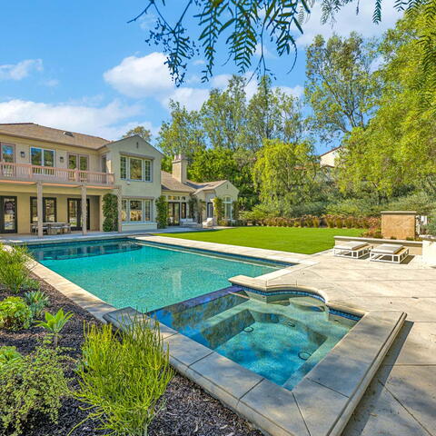 2455 Hannaford Drive Listing Image Thumbnail #2